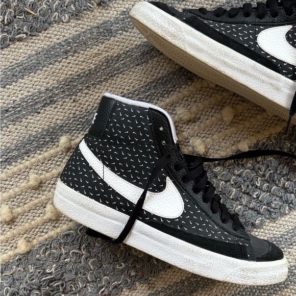 nike youth logo blazers mids - Picture 2 of 7